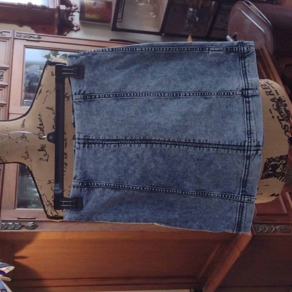 Free People Women's Modern Femme Acid wash blue denim skirt size 8 zip up.